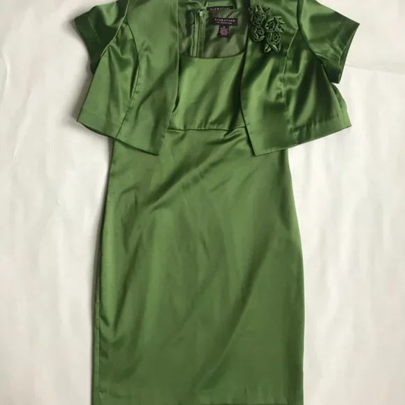 Signature by Robbie Bee Dresses | Signature by Robbie Bee Emerald Green Dress with Bolero Jacket Size 8p | Color: Green | Size: 8p | Lynzbo's Closet